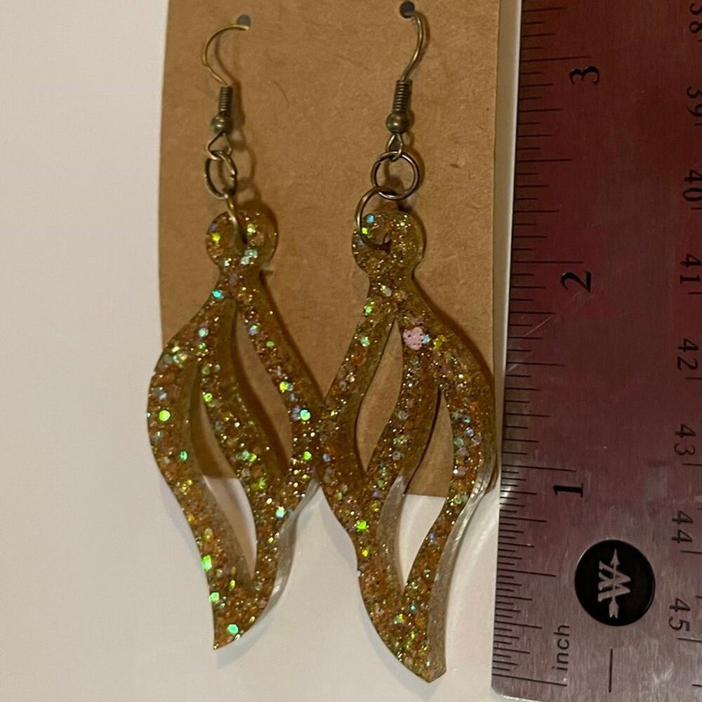 Handmade epoxy resin swirl dangle earrings - dark gold (dejon‎ mustard) glitter